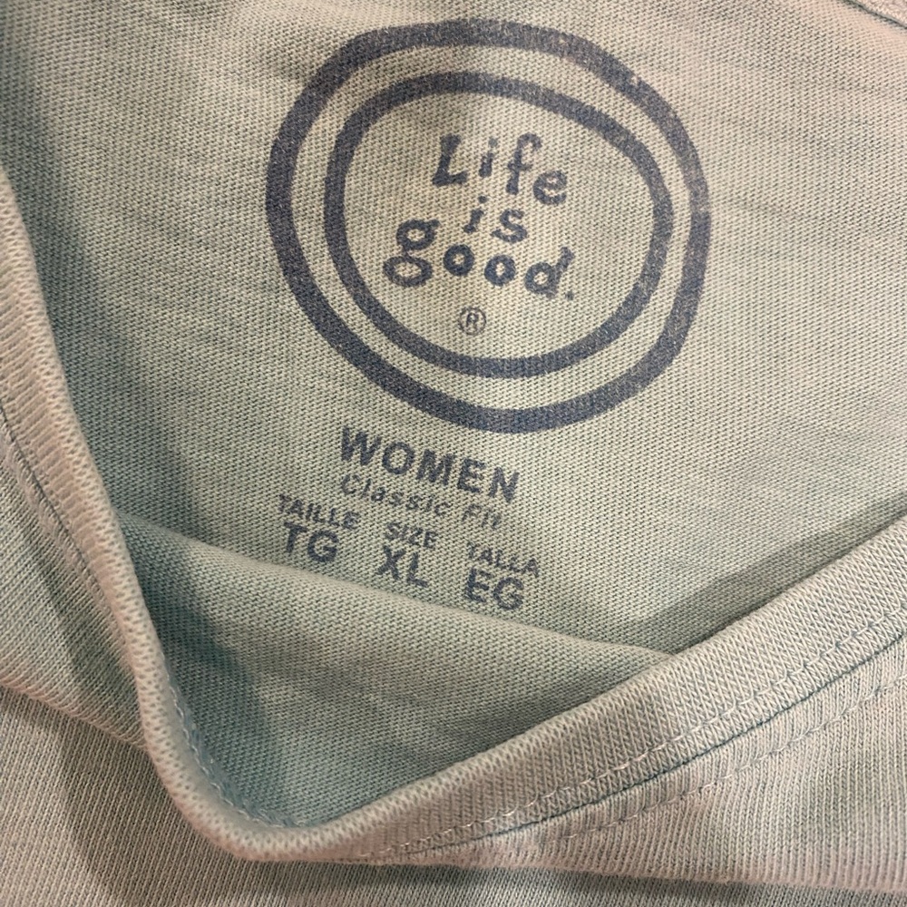 2 Life is Good Women's V Neck Shirt XL